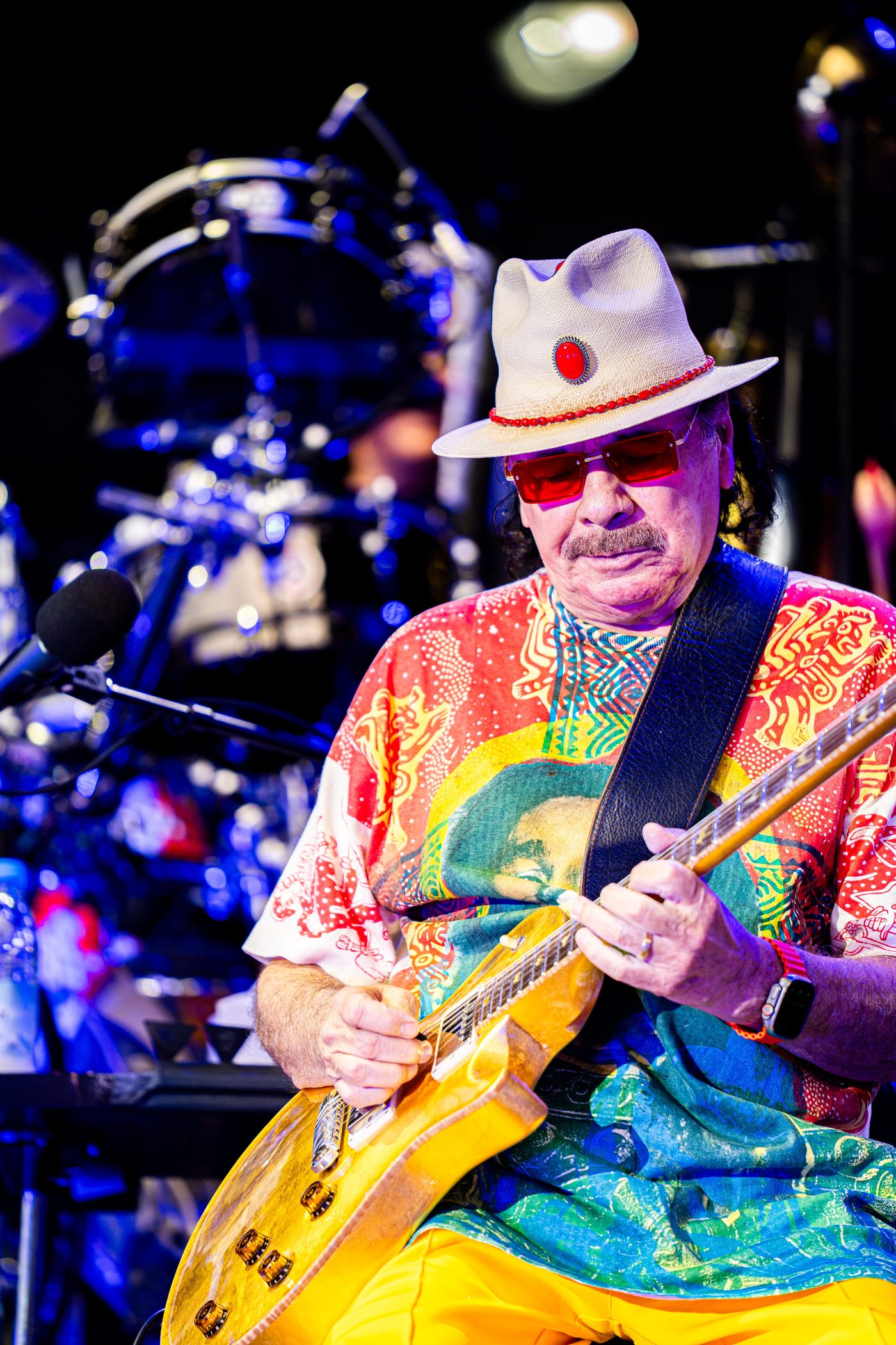 Carlos Santana mit Gitarre Portrait beim Sommerfestival Rosenheim 2026 Konzertfotografie